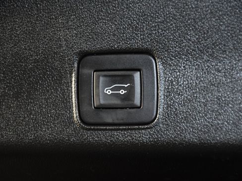Used 2023 Chevrolet TrailBlazer RS w/ Sun and Liftgate Package AWD/4WD image 52