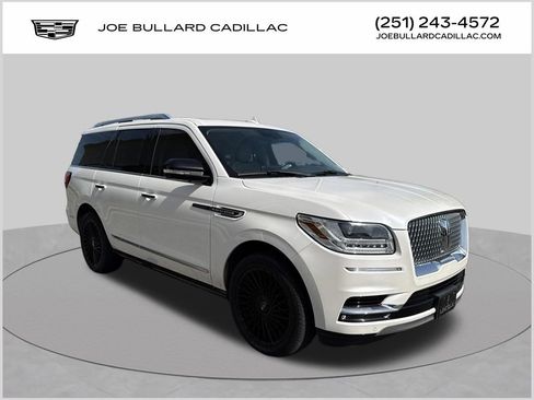 Used 2018 Lincoln Navigator Select RWD image 1