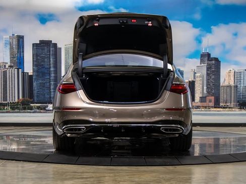 Used 2026 Mercedes-Benz S 580 4MATIC Sedan image 12