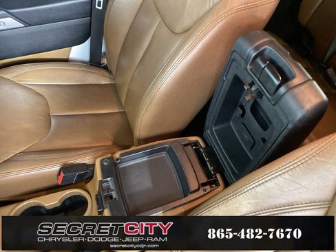 Used 2018 Jeep Wrangler Unlimited Sahara w/ Connectivity Group image 25