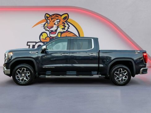 Used 2023 GMC Sierra 1500 SLT w/ SLT Convenience Package image 8