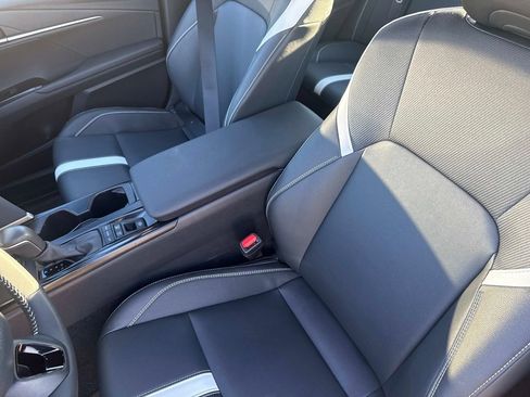 Used 2025 Toyota Camry SE image 18