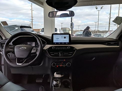 Used 2022 Ford Escape SEL image 14