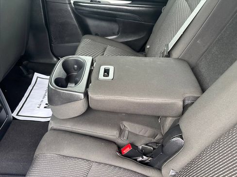 Used 2020 Dodge Journey SE FWD image 35