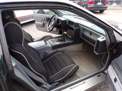 Used 1986 Pontiac Fiero GT image 12