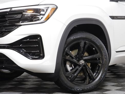 New 2026 Volkswagen Atlas Cross Sport SEL R-Line image 3