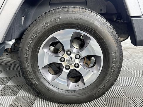 Used 2016 Jeep Wrangler Unlimited Sahara w/ Dual Top Group image 34