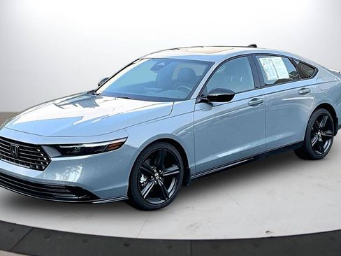 Used 2025 Honda Accord Sport image 4