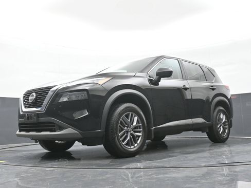 Used 2023 Nissan Rogue S AWD/4WD image 43