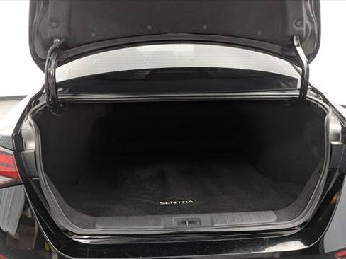 Used 2024 Nissan Sentra SR w/ SR Premium Package FWD image 18