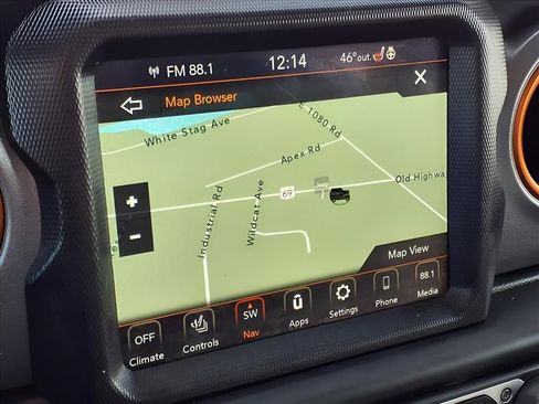 Used 2023 Jeep Gladiator Mojave w/ Cold Weather Group image 10