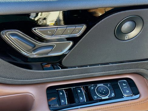 Used 2023 Lincoln Aviator Reserve w/ Equipment Group 201A image 25