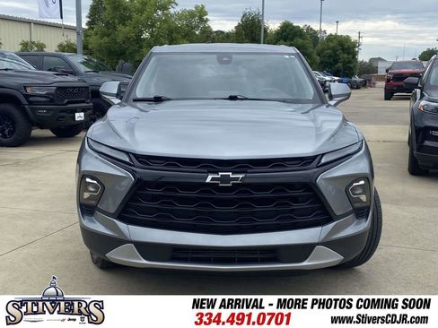 Used 2024 Chevrolet Blazer LT w/ Driver Confidence Package FWD image 2