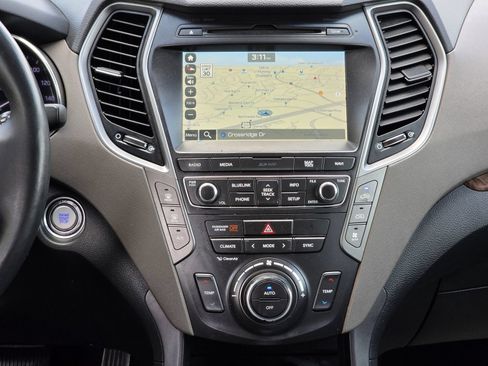 Used 2017 Hyundai Santa Fe FWD image 24