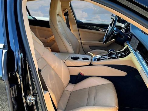 Used 2019 Porsche Panamera RWD image 28