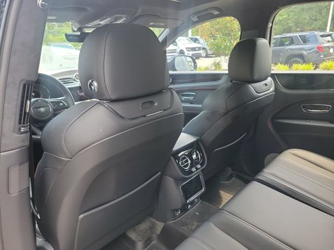 Certified 2023 Bentley Bentayga AWD/4WD image 22