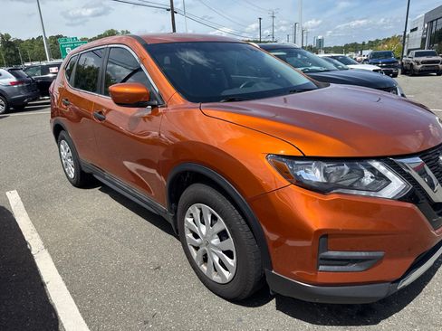 Used 2017 Nissan Rogue S FWD image 8