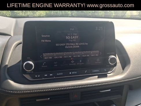 Used 2025 Nissan Rogue SV FWD image 13