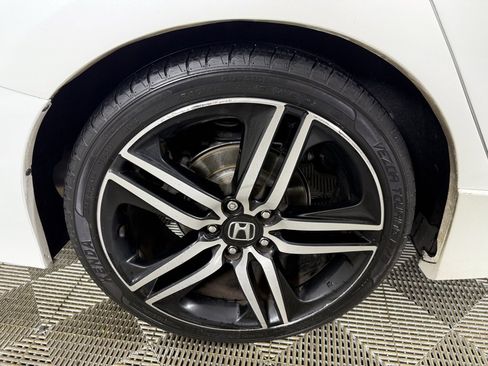 Used 2016 Honda Accord Sport image 16