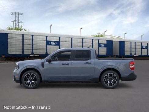 New 2026 Ford Maverick Lariat image 3
