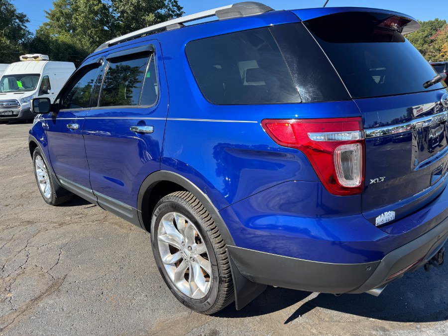 Used 2015 Ford Explorer XLT w/ Equipment Group 202B AWD/4WD image 10