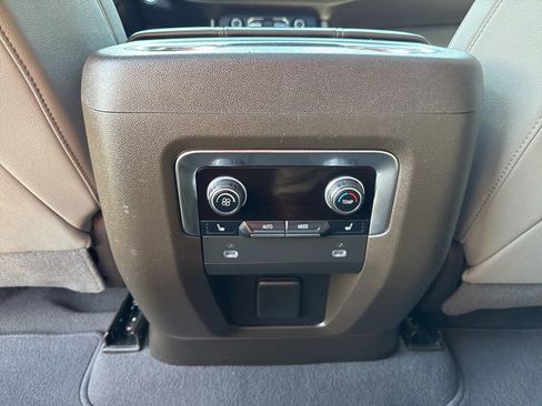 Used 2023 Chevrolet Tahoe Z71 w/ Luxury Package AWD/4WD image 29
