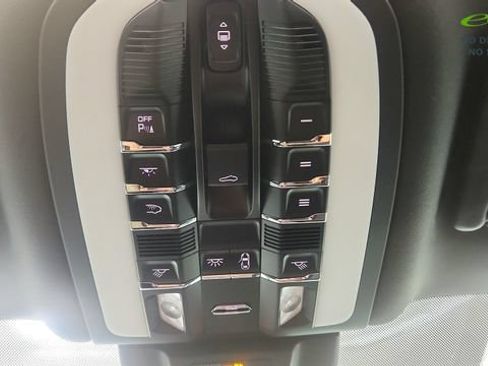 Used 2024 Porsche Macan S AWD/4WD image 69