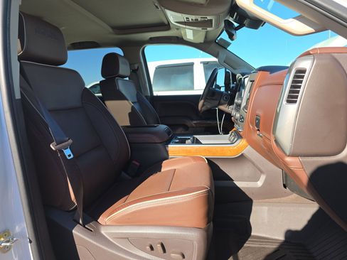 Used 2019 Chevrolet Silverado 3500 High Country w/ Duramax Plus Package image 15
