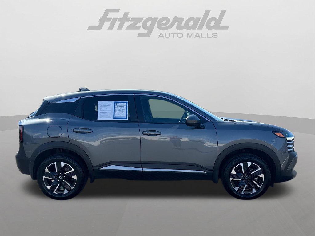 Used 2025 Nissan Kicks SV AWD/4WD image 9