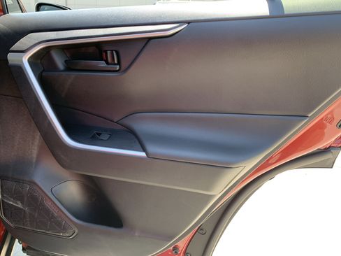 Used 2024 Toyota RAV4 LE AWD/4WD image 33