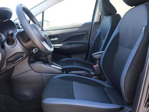 Used 2025 Nissan Versa SV image 11