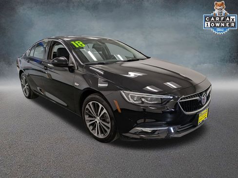 Used 2018 Buick Regal Essence w/ Driver Confidence Package #1 image 3