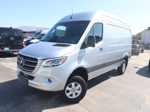 New 2026 Mercedes-Benz Sprinter 2500 image 1