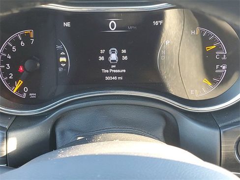 Used 2020 Jeep Grand Cherokee Limited image 21