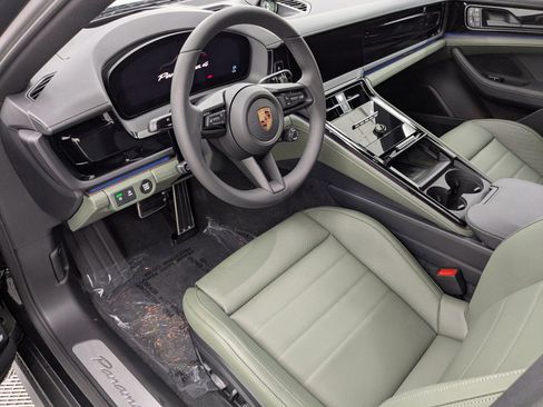 New 2026 Porsche Panamera 4 image 4
