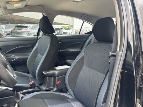 Used 2025 Nissan Versa SV FWD image 13