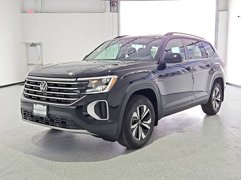 New 2026 Volkswagen Atlas SE image 2