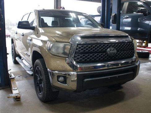 Used 2018 Toyota Tundra SR5 w/ SR5 Upgrade Package image 2