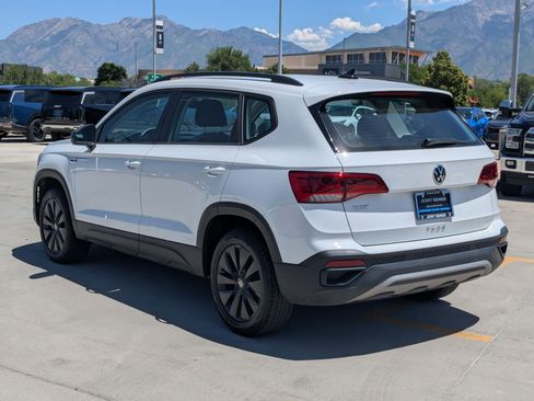 Used 2024 Volkswagen Taos S FWD image 4