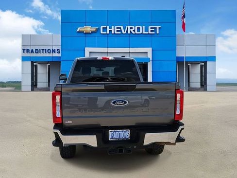 Used 2025 Ford F250 XLT w/ FX4 Off-Road Package AWD/4WD image 8