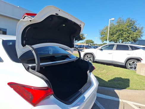 Used 2022 Toyota Avalon XLE image 35