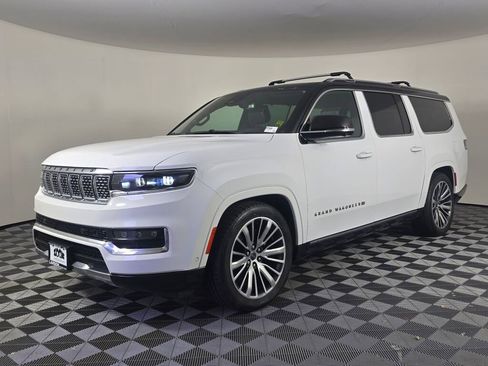 Used 2024 Jeep Grand Wagoneer L Series III AWD/4WD image 7