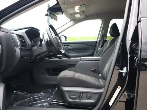 Certified 2025 Nissan Rogue SV FWD image 13