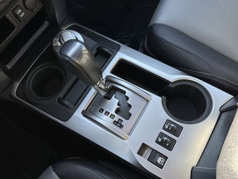 Used 2016 Toyota 4Runner SR5 image 23