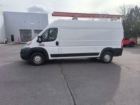 Used 2019 RAM ProMaster 2500 w/ Premium Appearance Group image 3