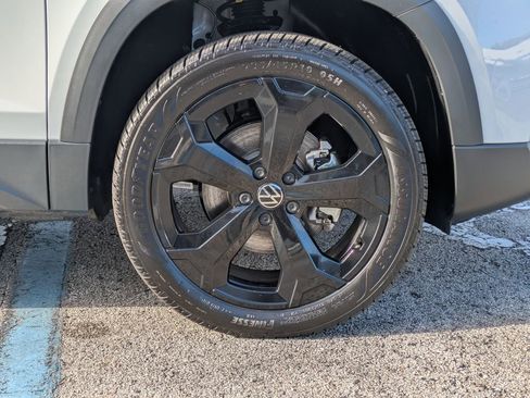 New 2026 Volkswagen Taos SEL AWD/4WD image 11