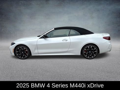 Used 2025 BMW 440i xDrive Convertible w/ Premium Package image 3