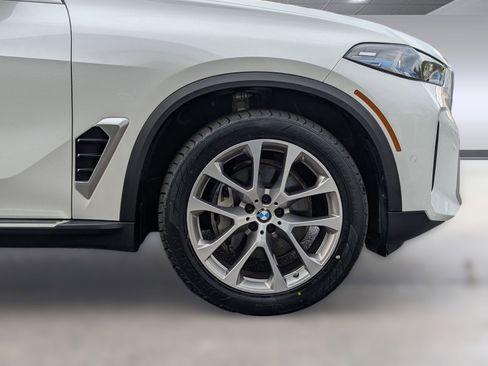 Used 2024 BMW X5 xDrive40i image 12
