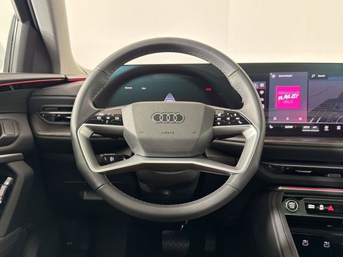 Certified 2025 Audi Q5 Premium w/ Convenience Package AWD/4WD image 16