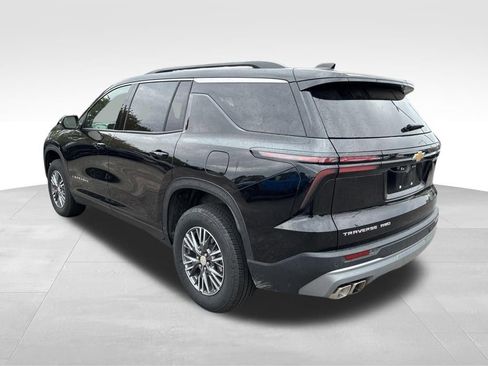 Used 2026 Chevrolet Traverse LT AWD/4WD image 3